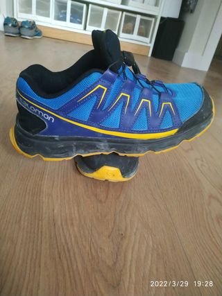 Zapatillas montaña Salomon de segunda mano por 30 EUR en Zaragoza en  WALLAPOP
