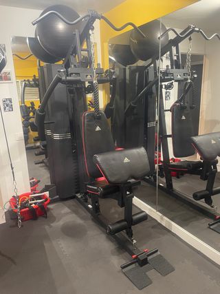 Máquina multiestacion Adidas asta 110 k de peso de segunda mano por 400 EUR  en Madrid en WALLAPOP