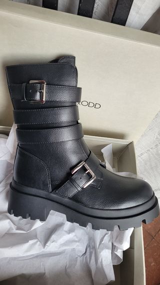 Botines 38 nuevos plantilla memory foam de segunda mano por 19,9 EUR en  Barcelona en WALLAPOP