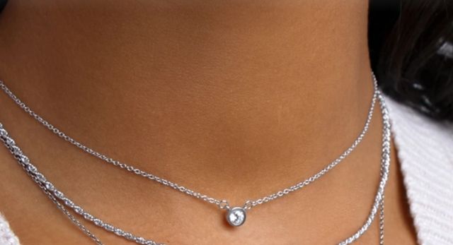 Colgante con zirconita blanca de 0,49 quilates