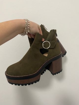 Botines Pull and Bear tacón de segunda mano en Barcelona en WALLAPOP