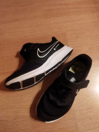 Zapatillas Nike niño talla 29 de segunda mano por 7 EUR en Sedaví en  WALLAPOP