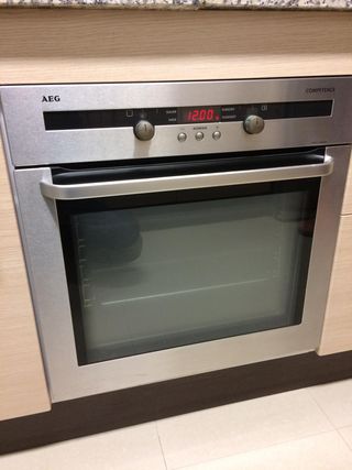 Horno AEG de segunda mano por 300 EUR en Orihuela en WALLAPOP