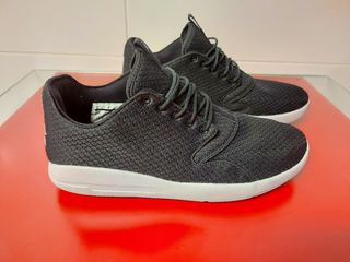 Jordan eclipse negro gris de segunda mano por 20 EUR en Santander en  WALLAPOP