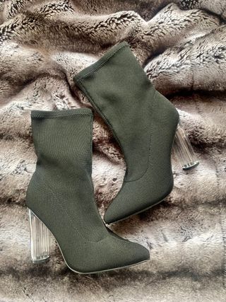 Botines con tacón transparente de segunda mano por 25 EUR en Palleja en  WALLAPOP