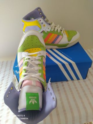 ZAPATILLAS ADIDAS MULTICOLOR de segunda mano por 70 EUR en Palma de  Mallorca en WALLAPOP