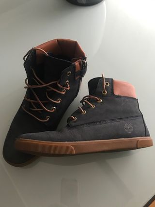 Botas Timberland azul marino de segunda mano por 10 EUR en Arcos de La  Llana en WALLAPOP