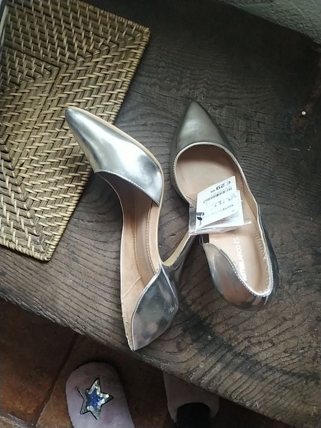 SANDALIAS COLOR PLATA A ESTRENAR