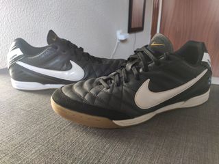 Zapatillas Nike tiempo 44 de segunda mano por 20 EUR en Puerto Real en  WALLAPOP