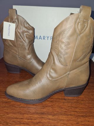 Botas Cowboy Nuevas Marypaz de segunda mano por 20 EUR en Barcelona en  WALLAPOP