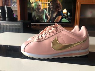 Bambas Nike rosas de segunda mano por 30 EUR en Montornès del Vallès en  WALLAPOP
