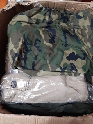 Ropa militar ,varias tallas y modelos de segunda mano por 15 EUR en Oliva  en WALLAPOP