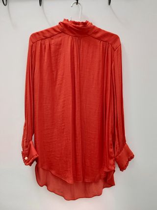 Camisa roja Zara de segunda mano por 8 EUR en Cieza en WALLAPOP
