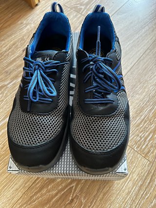 Zapatos seguridad Fal de segunda mano por 30 EUR en Irun en WALLAPOP