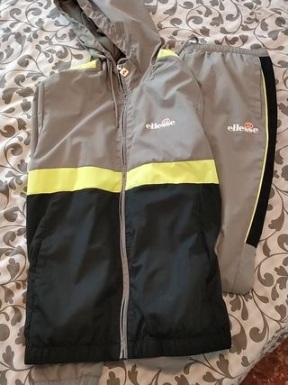 Chandal ellesse hombre talla L de segunda mano por 30 EUR en Catarroja en  WALLAPOP