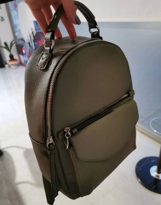 Mochila stradivarius de segunda mano por 11,5 EUR en Vinaros en WALLAPOP