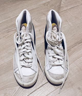 Nike blazer mid de segunda mano por 55 EUR en Donostia-San Sebastián en  WALLAPOP
