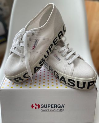 Superga Plataforma blanca de segunda mano por 40 EUR en Madrid en WALLAPOP