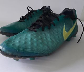 Botas de fútbol Magista de segunda mano en WALLAPOP
