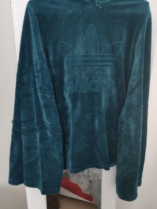 Sudadera Adidas de Terciopelo de segunda mano por 40 EUR en Barcelona en  WALLAPOP