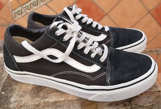 VANS OLD SKOOL Talla 38 negras unisex de segunda mano por 22 EUR en Mairena  del Aljarafe en WALLAPOP