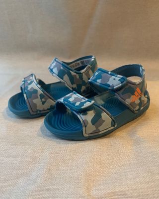 Sandalias altas para niño talla 21 Adidas AltaSwim de segunda mano por 6,5  EUR en Cádiz en WALLAPOP