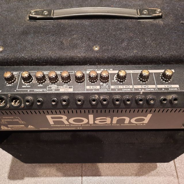 Amplificador Teclado Roland KC500 150W de segunda mano por 200 EUR en