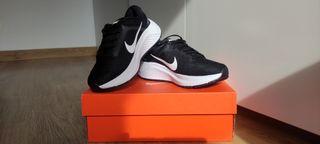 Nike chica mujer running Air Zoom Structure 24 de segunda mano por 50 EUR  en Cornellà de Llobregat en WALLAPOP