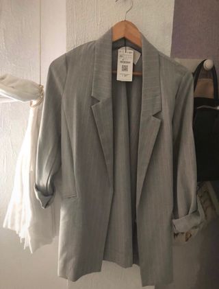 Conjunto blazer mas pantalon Stradivarius de segunda mano por 18 EUR en  Alguazas en WALLAPOP