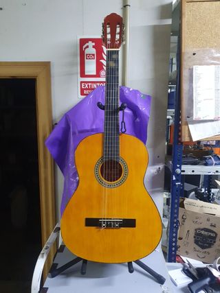 Guitarra ROMANZA DIANA de segunda mano por 59,95 EUR en Valencia en WALLAPOP