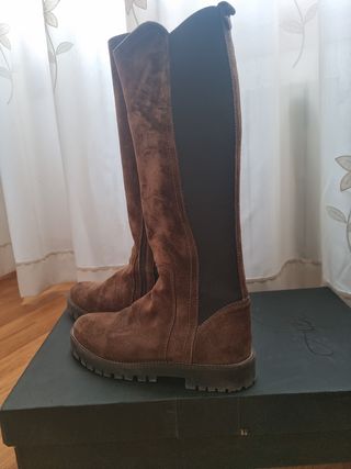 Botas altas color marrón castaña Alpe de segunda mano por 30 EUR en  Zaragoza en WALLAPOP