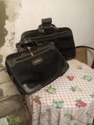 Juego de maletas Samsonite (2) antiguas de segunda mano por 30 EUR en  Barcelona en WALLAPOP