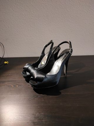 Zapatos tacón negro Marypaz talla 36 de segunda mano por 15 EUR en Vigo en  WALLAPOP