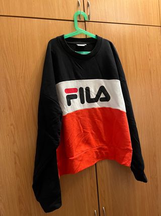 Sudadera fila sin capucha (Talla L) de segunda mano por 14 EUR en Barcelona  en WALLAPOP