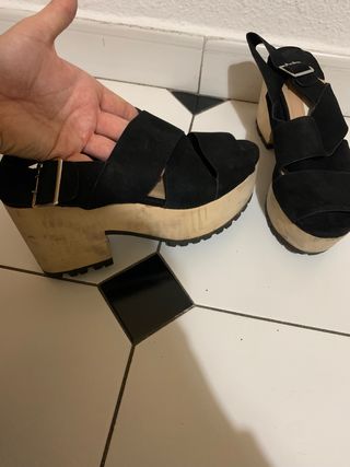 Plataformas bershka de segunda mano por 10 EUR en Barcelona en WALLAPOP
