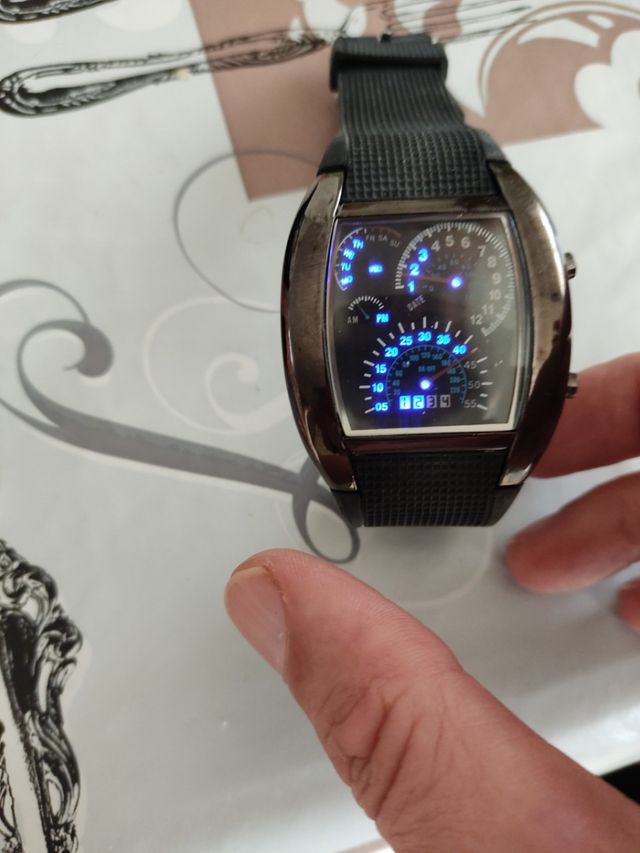 reloj led