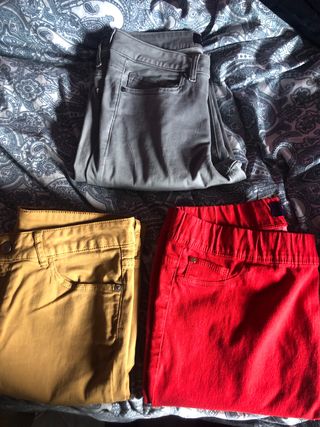 PANTALONES DE VIOLETA MANGO de segunda mano por 20 EUR en Galapagar en  WALLAPOP