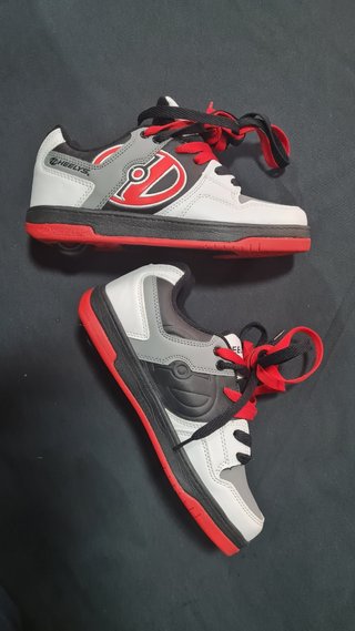 Heelys zapatillas con ruedas talla 38 de segunda mano por 15 EUR en Mogoda  en WALLAPOP