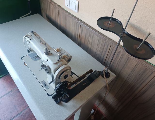 Maquina de coser industrial