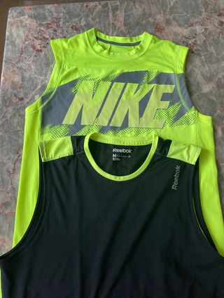 2 camisetas deportivas NIKE Y REEBOK talla M de segunda mano por 12 EUR en  Sant Andreu de la Barca en WALLAPOP