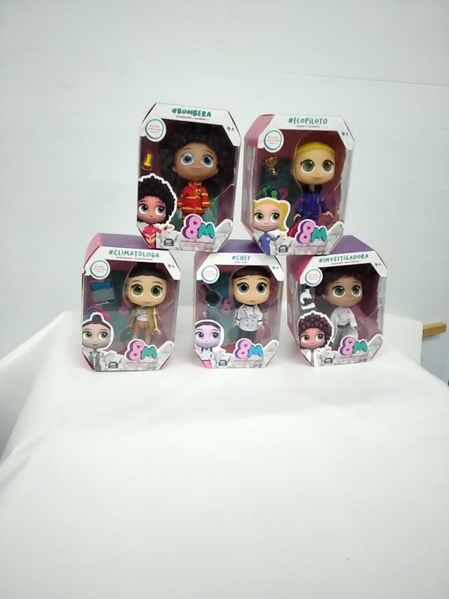 5 muñecas vestidas de profesiones