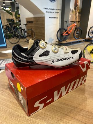 Zapatillas ciclismo montaña specialized 41,5 de segunda mano por 100 EUR en  Valencia en WALLAPOP
