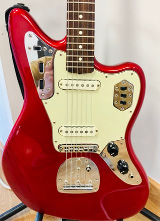 Fender Jaguar de segunda mano por 999 EUR en Albacete en WALLAPOP