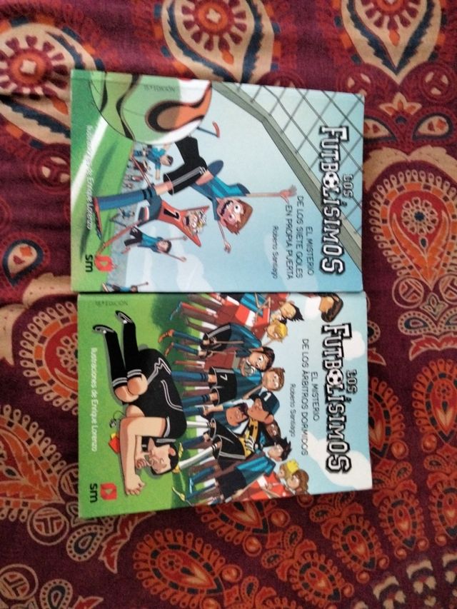 Vendo el libro de los Futbolísimos .