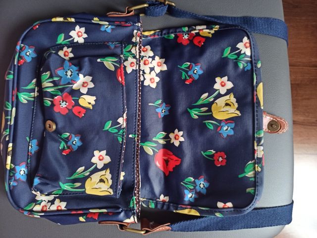 Bolso azul de flores