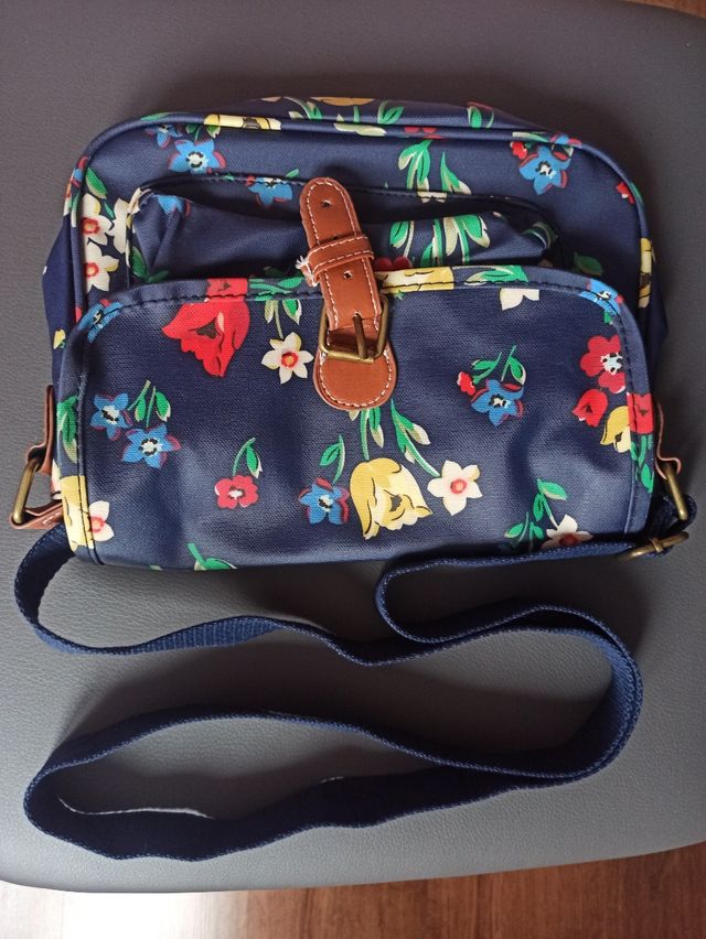 Bolso azul de flores