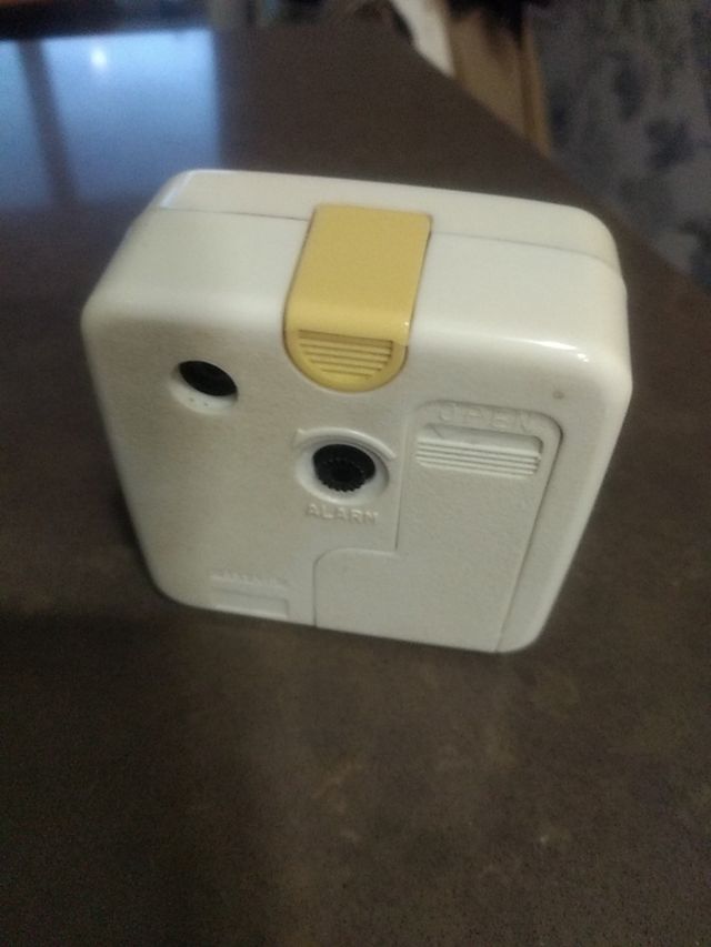 Reloj despertador Rhythm