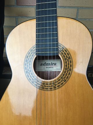 Guitarra Admira Fiesta de segunda mano por 60 EUR en Seseña en WALLAPOP