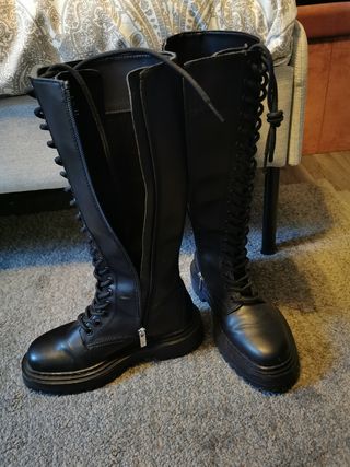 Botas militares altas con un par de usos, talla 36 de segunda mano por 20  EUR en O Chao en WALLAPOP
