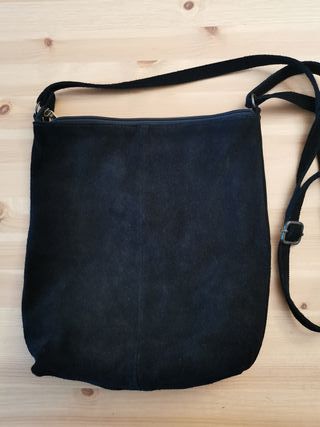 Bolso negro Natura de segunda mano por 14 EUR en Madrid en WALLAPOP